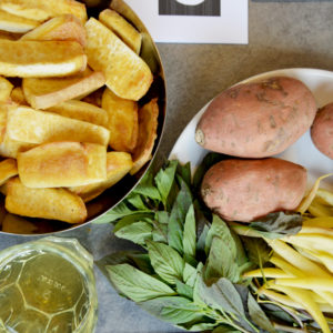 zdjęcie przedstawiające ziemniaki i frytki