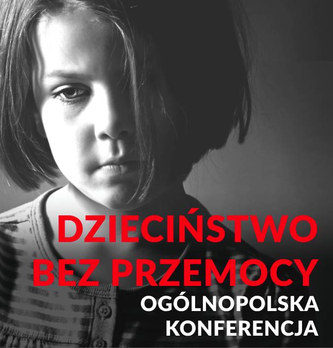 Czarno-białe zdjęcie przedstawiające dziewczynkę